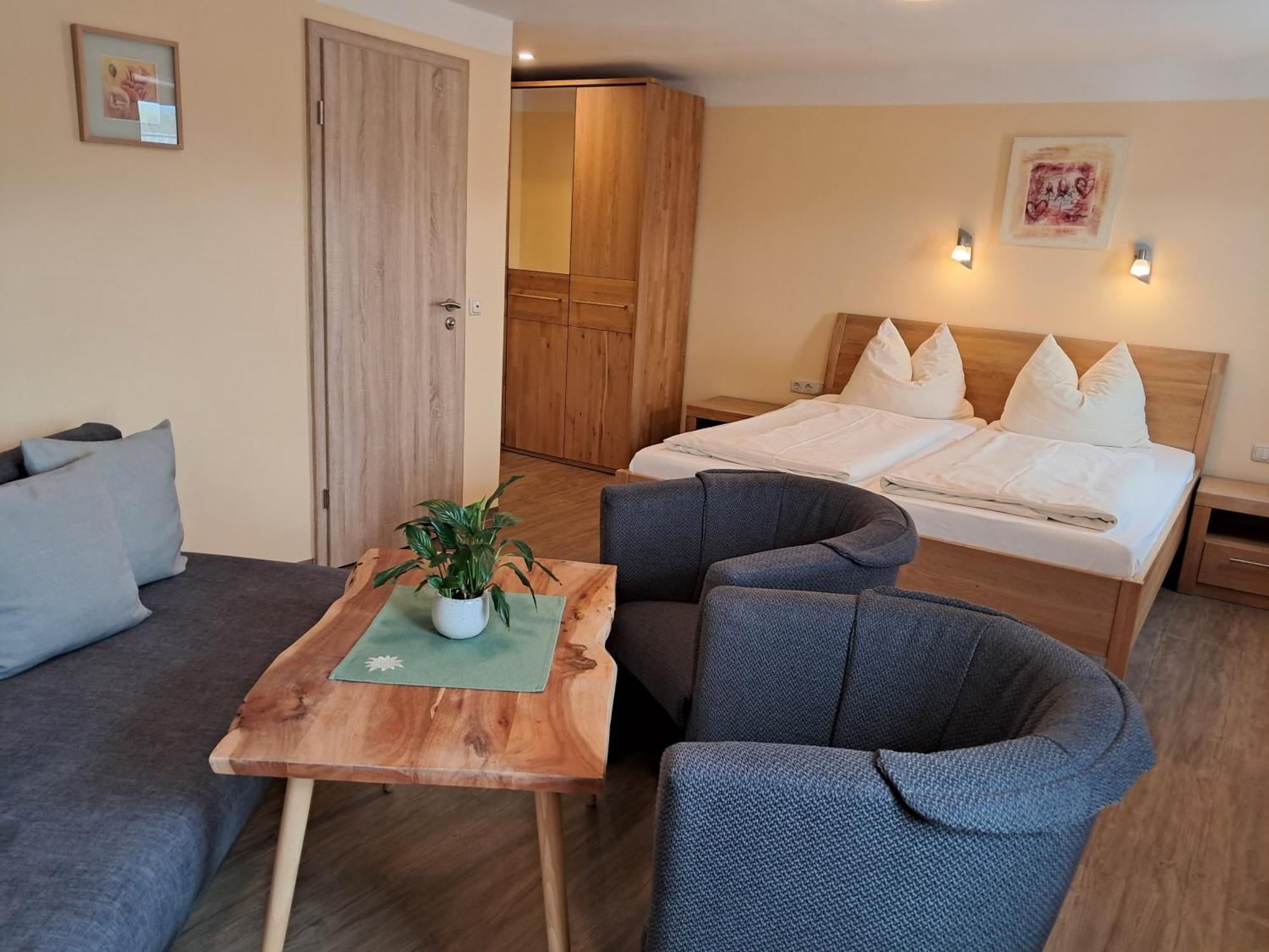 Hotel Garni Edelweiss ジークスドルフ エクステリア 写真